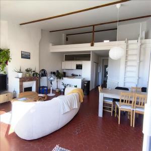 For rent Marseille-6eme-arrondissement 3 rooms 66 m2 Bouches du Rhone (13006) photo 0
