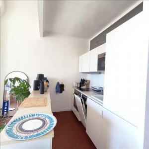 For rent Marseille-6eme-arrondissement 3 rooms 66 m2 Bouches du Rhone (13006) photo 1