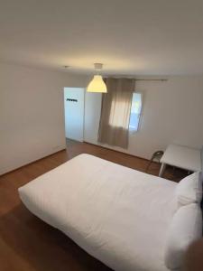 For rent Cenon 1 room 14 m2 Gironde (33150) photo 1