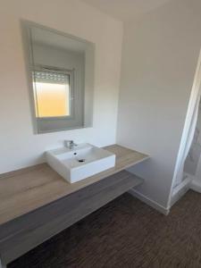 For rent Cenon 1 room 14 m2 Gironde (33150) photo 2