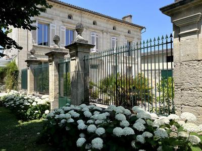 For sale Saint-andre-de-cubzac 9 rooms 330 m2 Gironde (33240) photo 0