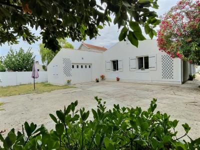 For sale Chateau-d'oleron 4 rooms 120 m2 Charente maritime (17480) photo 0