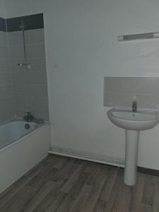 For rent Chinon 3 rooms 68 m2 Indre et loire (37500) photo 2