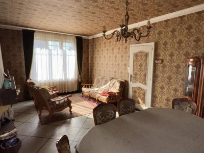 For sale RSIDENTIEL 7 rooms 151 m2 Cher (18200) photo 3