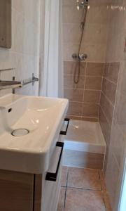 For rent Pennes-mirabeau 2 rooms 38 m2 Bouches du Rhone (13170) photo 1