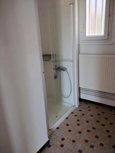For rent Saint-martin-belle-roche 5 rooms 111 m2 Saone et loire (71118) photo 2