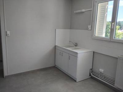 For rent Saint-martin-belle-roche 4 rooms 80 m2 Saone et loire (71118) photo 2