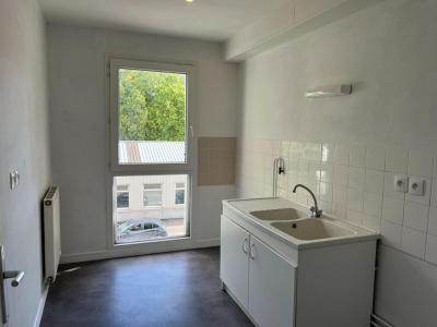 For sale Mans 4 rooms 81 m2 Sarthe (72000) photo 3