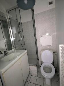 For rent Kremlin-bicetre 1 room 16 m2 Val de Marne (94270) photo 2