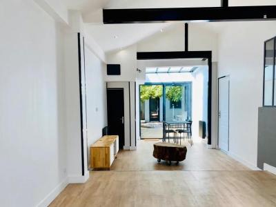 For rent Begles 4 rooms 100 m2 Gironde (33130) photo 0