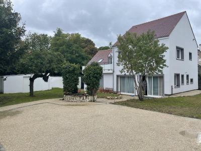 For sale Mennecy 8 rooms 216 m2 Essonne (91540) photo 2