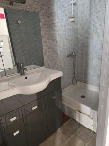 For sale 3 rooms 53 m2 Herault (34560) photo 4