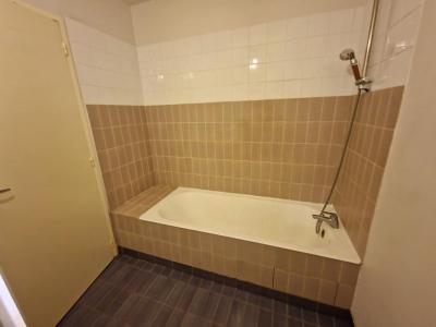 For sale Ernee 4 rooms 79 m2 Mayenne (53500) photo 4