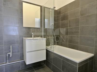 Louer Appartement Lyon-7eme-arrondissement 918 euros
