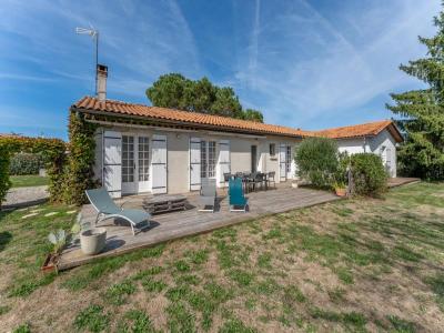 For sale Saint-martin-du-bois 8 rooms 180 m2 Gironde (33910) photo 0