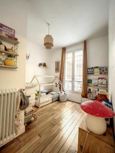For sale Paris-18eme-arrondissement 3 rooms 52 m2 Paris (75018) photo 4