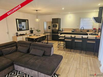 For sale Cholet 6 rooms 103 m2 Maine et loire (49300) photo 2