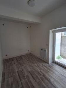 For rent Blaye 2 rooms 35 m2 Gironde (33390) photo 1