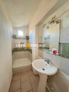 For sale Saint-maximin-la-sainte-baume 1 room 37 m2 Var (83470) photo 4