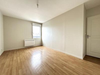 Louer Appartement Breal-sous-montfort 695 euros