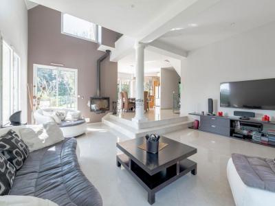 For sale Montlhery 5 rooms 231 m2 Essonne (91310) photo 2