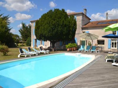 For sale Prisse-la-charriere 8 rooms 515 m2 Deux sevres (79360) photo 1