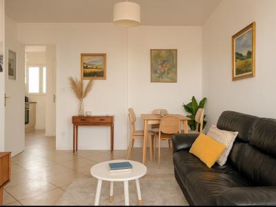 For sale 3 rooms 45 m2 Bouches du Rhone (13009) photo 1