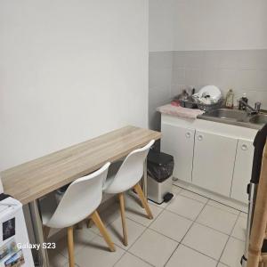 For rent Bourg-saint-andeol 1 room 32 m2 Ardeche (07700) photo 4