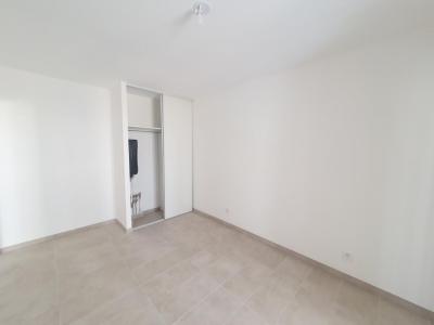 Louer Appartement Beaurecueil 958 euros