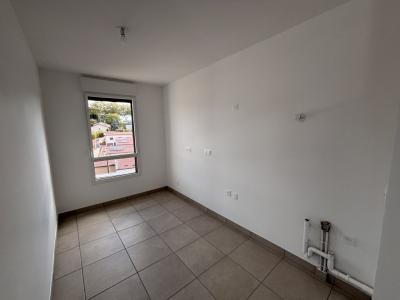 Louer Appartement Decines-charpieu Rhone
