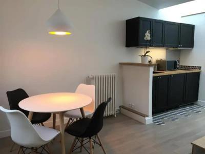 For rent Paris-10eme-arrondissement 2 rooms 32 m2 Paris (75010) photo 2
