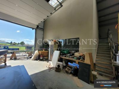 Louer Commerce Saint-clair 21600 euros