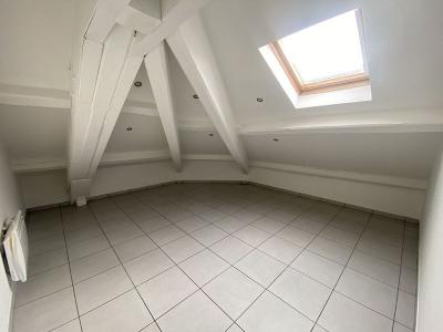 Louer Appartement 47 m2 Saint-etienne