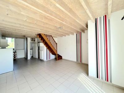 Louer Maison 71 m2 Comps