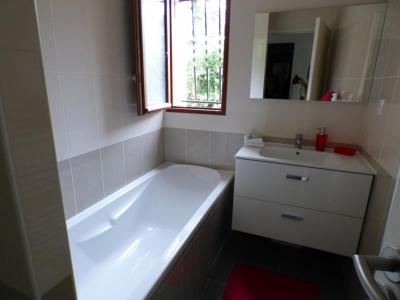 Louer Maison Pujols 801 euros