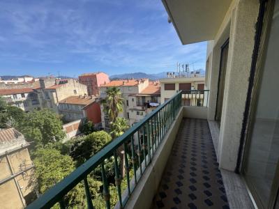 Louer Appartement Ajaccio 842 euros
