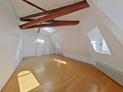 Louer Appartement 78 m2 Paris-17eme-arrondissement