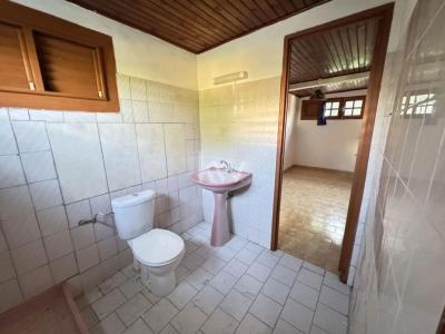 Louer Local commercial 52 m2 Ducos