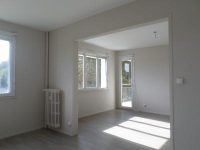 Louer Appartement 90 m2 Saint-julien-du-sault
