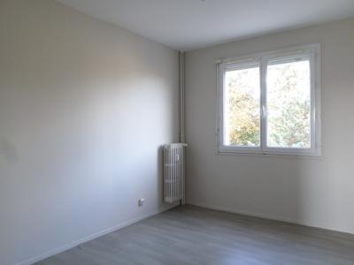 Louer Appartement Saint-julien-du-sault 705 euros