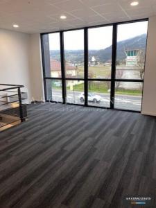 Louer Commerce 125 m2 Challes-les-eaux