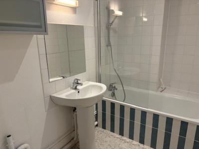 Louer Appartement Lyon-6eme-arrondissement 825 euros