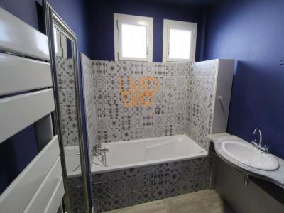 For sale Perpignan 3 rooms 69 m2 Pyrenees orientales (66100) photo 2