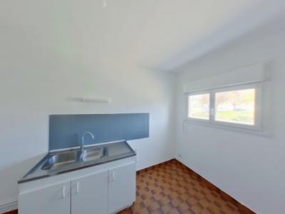 For sale Vierzon 4 rooms 91 m2 Cher (18100) photo 2