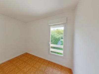 For sale Vierzon 4 rooms 91 m2 Cher (18100) photo 4