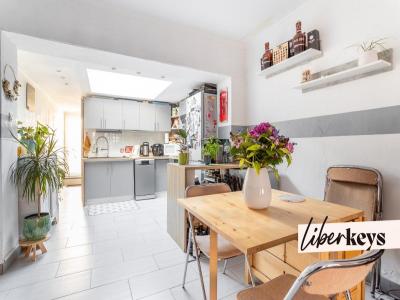 For sale Lille 4 rooms 62 m2 Nord (59000) photo 2