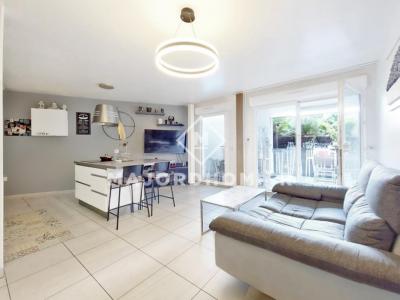 For sale Marseille-8eme-arrondissement 4 rooms 79 m2 Bouches du Rhone (13008) photo 1