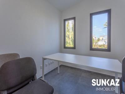 Louer Local commercial 45 m2 Saint-pierre