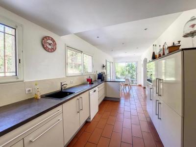 For sale Pujaut 6 rooms 220 m2 Gard (30131) photo 3