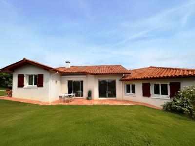 For sale Ustaritz 6 rooms 134 m2 Pyrenees atlantiques (64480) photo 0